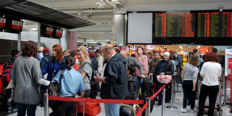 İstanbul havalimanları 8 milyona dayandı!