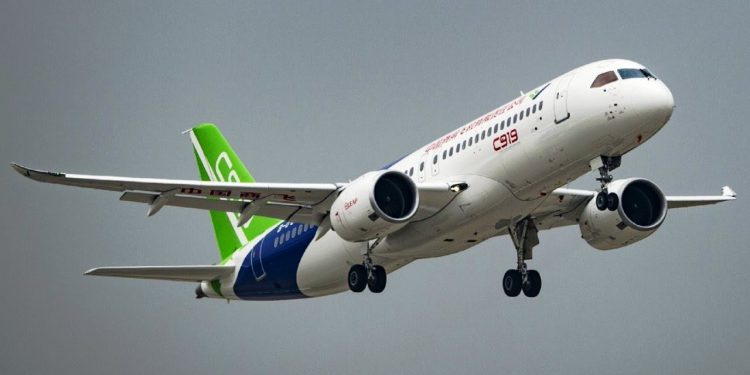 Çinli şirket COMAC C919 test uçağı sayısını artırıyor