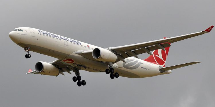 Paris-İstanbul uçağında motor arızası