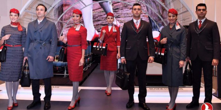 THY yeni kabin üniformalarıyla Berlin’de