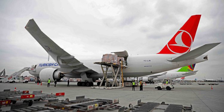 Tarihi eserleri Japonya’ya Turkish Cargo taşıdı