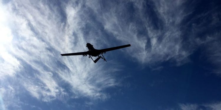 Poroşenko TB2’nin test uçuşunu yerinde izledi