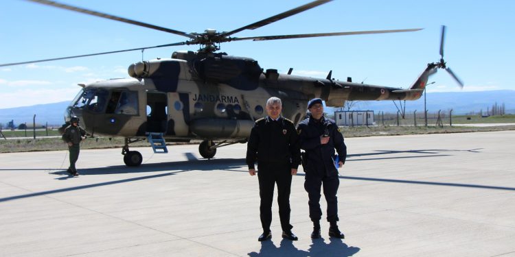 Jandarmadan helikopterli trafik denetimi