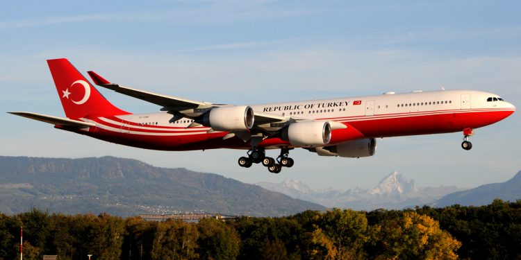 19 saat 36 dakikalık rekor uçuş