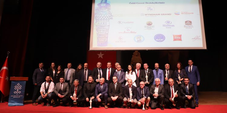İzmir Turizm Ödülleri sahiplerini buldu