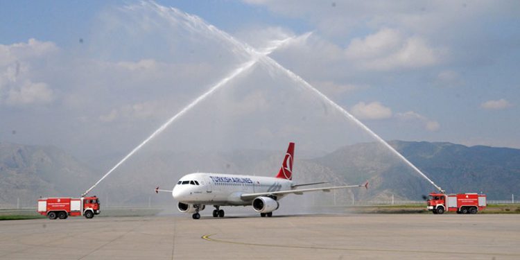 İlk sefer törenle karşılandı