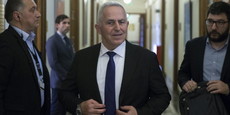 Yunan Bakan: S-400 dengeleri değiştirecek