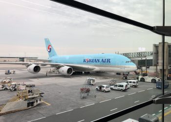 Kore Havayolları’nın A380’İ Paris’te kalkış hazırlığı yapıyor