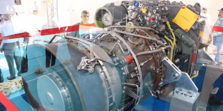 İlk yerli helikopter motoru teslim edildi
