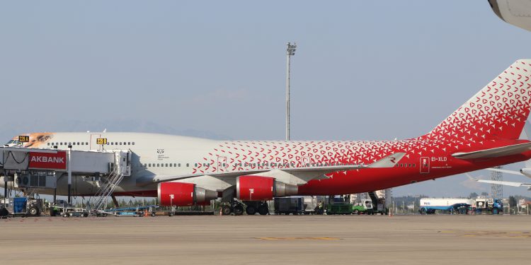 Antalya uçağı Moskova’ya geri döndü