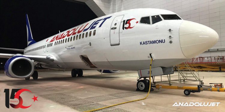 Anadolujet uçağına ’15 Temmuz’ logosu