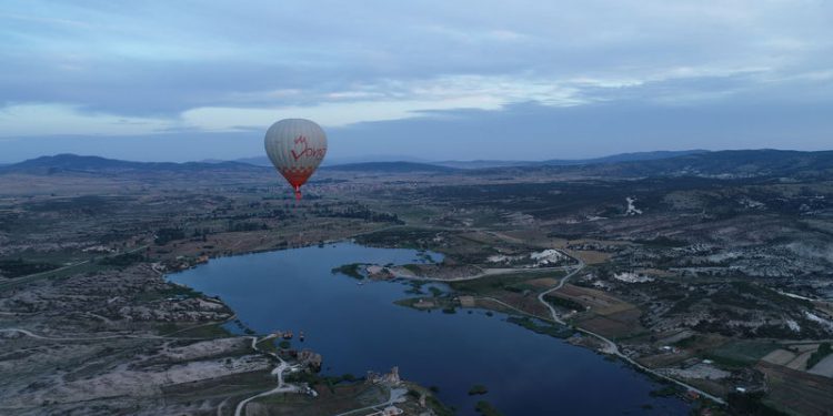 Frigya’da ilk sıcak hava balonu havalandı