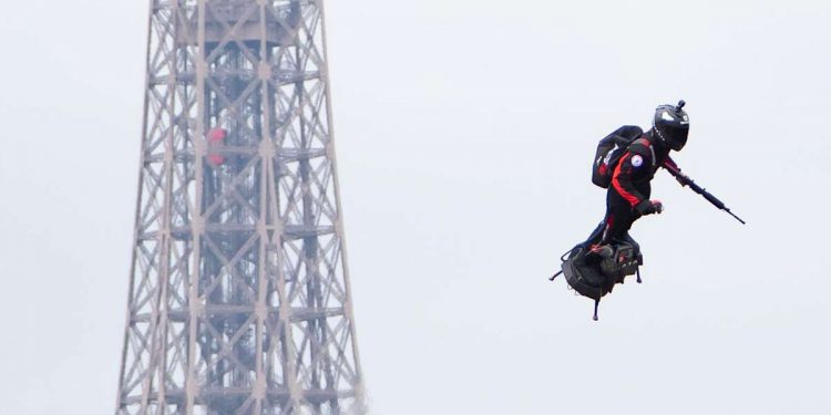 Uçan kaykayla Manş Denizi’ni geçecek