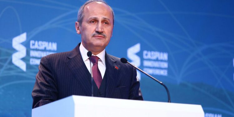 Bakan Turhan’dan İstanbul Havalimanı açıklaması