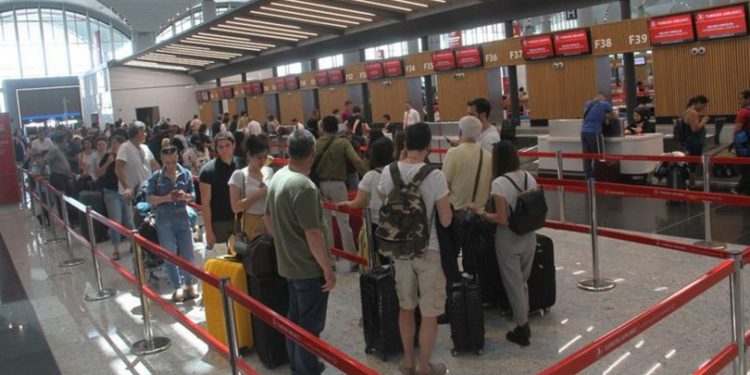 İstanbul Havalimanı’nda bayram yoğunluğu başladı