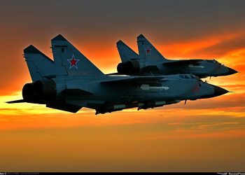 MiG-31 jetlerinden stratosferde ‘it dalaşı’