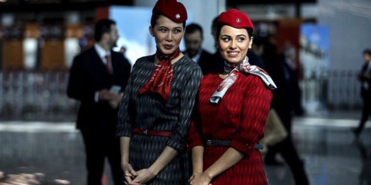 THY, yarından itibaren yeni kıyafetleriyle uçacak