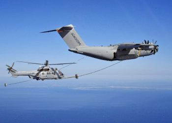 A400M, helikopter ile ilk kez havada kuru temas gerçekleştirdi