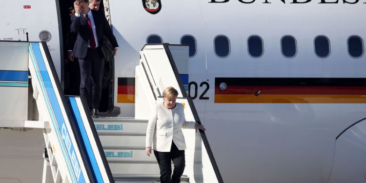 Almanya’da “iki ayrı uçak” krize neden oldu