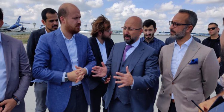 Bilal Erdoğan Atatürk Havalimanı’nda incelemelerde bulundu