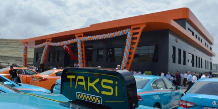 İstanbul Havalimanı taksicilerine eğitim