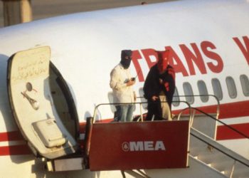 Uçak kaçırdı diye yanlışlıkla gözaltına alındı