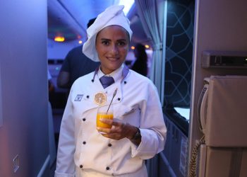 Uçakta sindirim sorunu yaşamamak için 6 tüyo