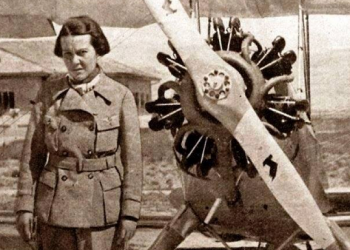 Dünyanın ilk kadın savaş pilotu Sabiha Gökçen