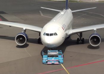 Emekli olan push back aracına veda!