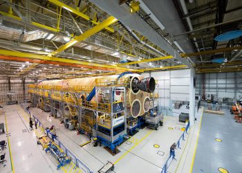 İnsanlı Ay yolculuğuna 65 metrelik roket