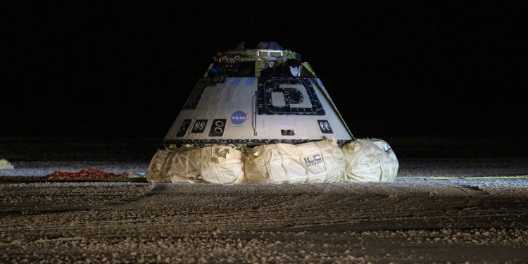 Boeing’in uzay aracı Dünya’ya döndü