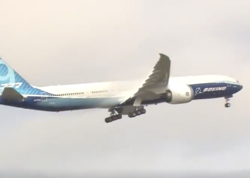 Boeing 777X gökyüzüyle buluştu