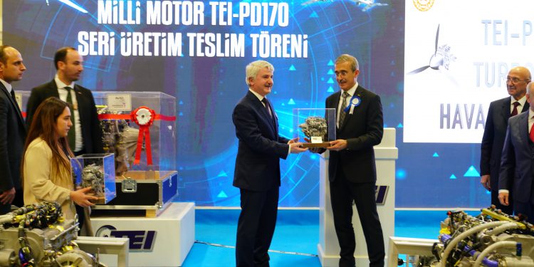 Milli motor TEI-PD170 seri üretim teslim töreni gerçekleşti