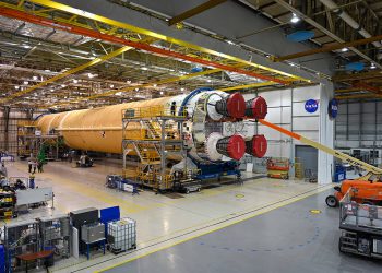 Ay’a astronot götürecek roket testlere hazır