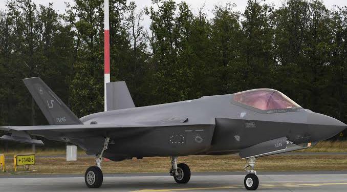 Polonya 32 adet F-35 alıyor