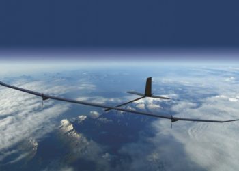 Güneş enerjili uçak ilk uçuşunu yaptı