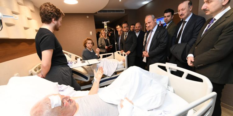 Ali Sabancı kazada yaralananları ziyaret etti