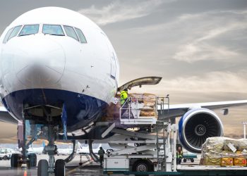 Kargo uçaklarından yoğun uçuş…