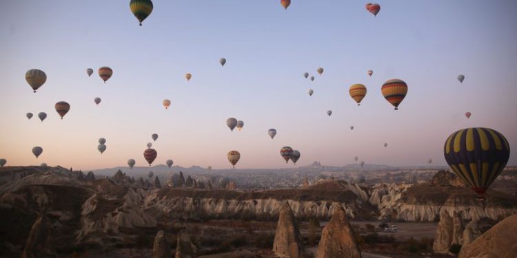 Son 5 yılda 2,2 milyon turist Kapadokya’yı balonla keşfetti