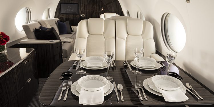 Nisan’da iş jeti uçuşları yüzde 79 azaldı