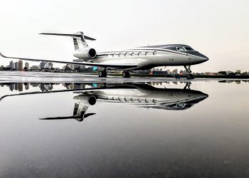 Nisan’da iş jeti uçuşları yüzde 79 azaldı