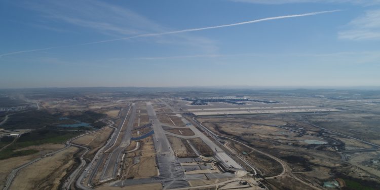 İGA, 3. pist için SHGM’ye başvurusunu yaptı