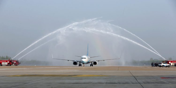 Wuhan’a 76 gün sonra ilk uçuş gerçekleştirildi