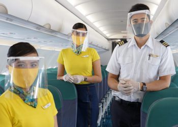 Havayollarından ilginç Covid-19 uniformaları!