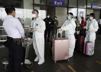 Covid-19’dan sonra seyahat kıyafeti böyle olacak!