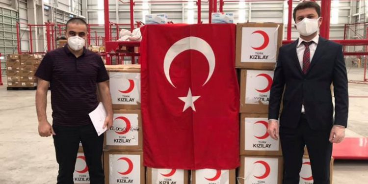 Türk Kızılay’dan Tacikistan’a 50 bin maske