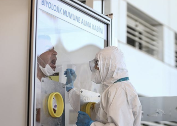 Antalya Havalimanı’nda Covid-19 laboratuvarı açıldı