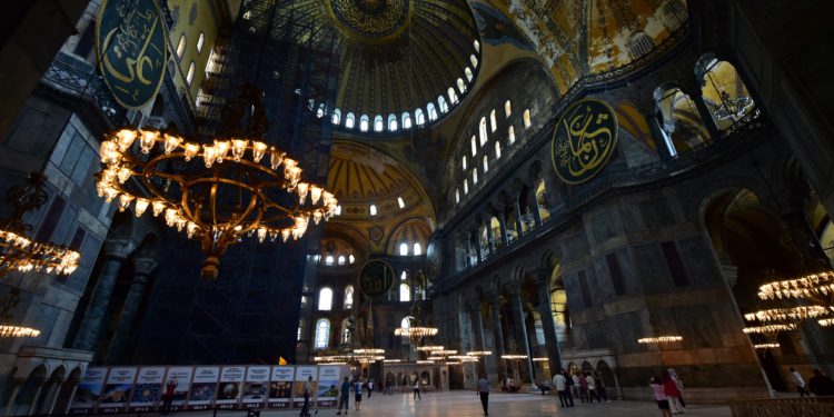 Ayasofya pazar günleri de Ortodoks hristiyanların ibadetine açılır mı?