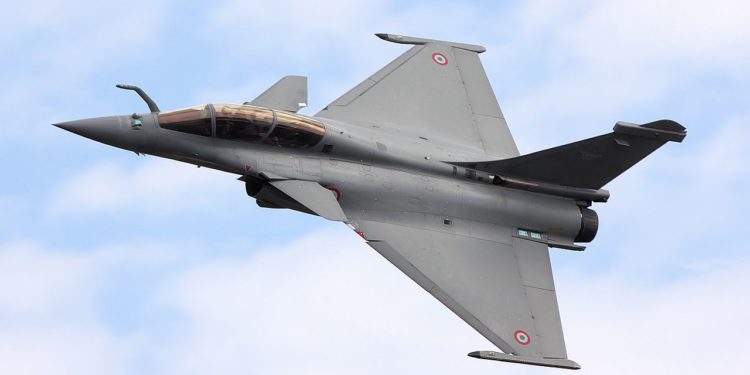 Hindistan ilk 5 Rafale savaş uçağını teslim aldı