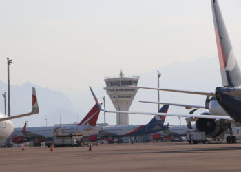 Antalya’ya 3 günde 510 uçakla, 100 bin yolcu geldi